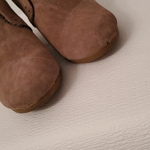 Toms Suede wedges Booties Size 7.5 - Picture 2 of 11